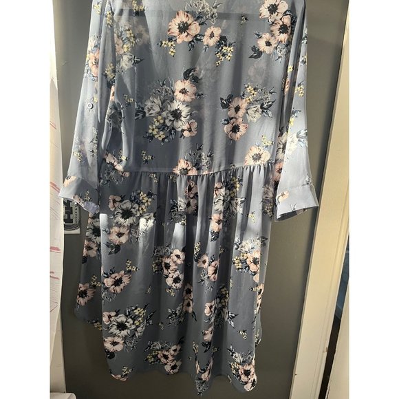 Torrid size 0 blue gray floral tunic blouse top - Picture 4 of 4